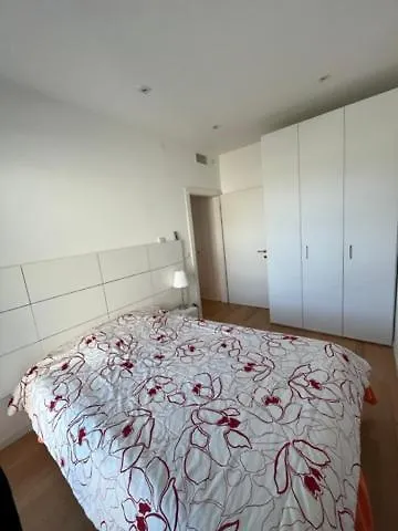 Frontemare Da Michi E2 *